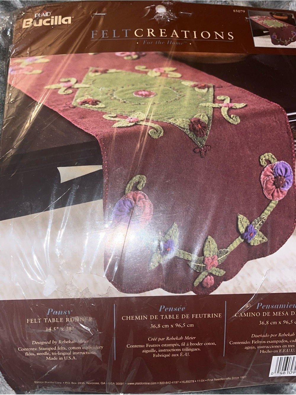 New TABLE RUNNER Embroidery Kit Green Burgundy FELT CREATIONS PLAID Bucilla USA